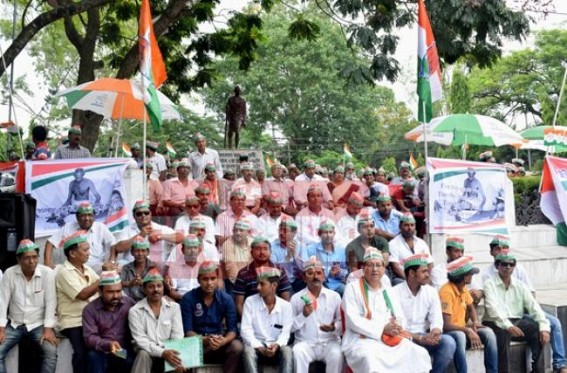 Tripura Congress demonstrates against Amit Shah's remarks